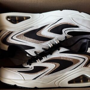 Skechers White and Black Sneakers with Brown Accents